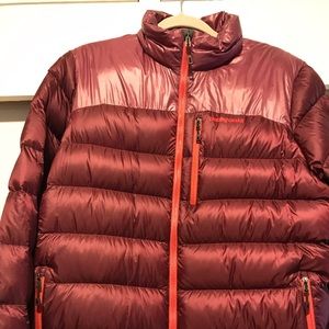 Women’s Fitz Roy OXRD Maroon 800 fill down jacket